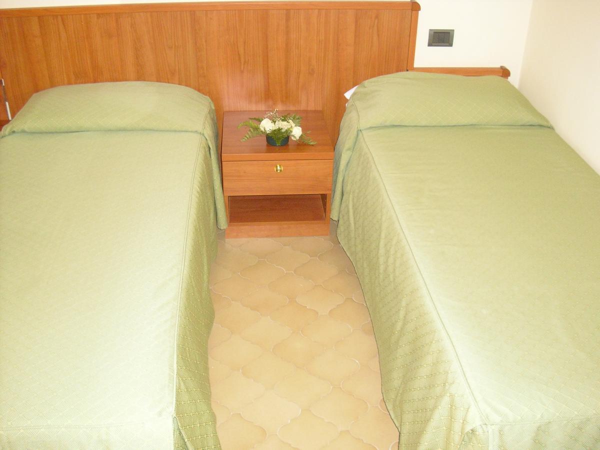 La Collinetta Sas Hotel Montazzoli Екстериор снимка